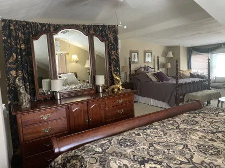 The Eagle's Nest: 5Beds/3Baths Beautiful Craftsman Home