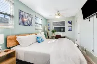 Cozy beach house - 5 min walk to the beach (Pet-Friendly