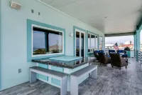 Luxury, Spacious Beach House! 5 Bedrooms & 7 Baths, Pool, Hot Tub, Game Room.