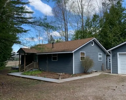 Beautiful 2BR+Loft Cottage with amazing views! Hotels in Gladwin County