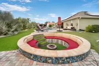 Resort Style Home 5 min. from shopping and restaurants, 10 min. to local beaches - Boutique