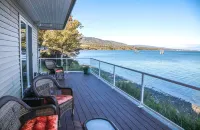 Seafarer's Beach House Beach Front Property, Amazing Views!