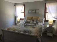 Summers by the Pool - Barnstable Village, Cape Cod, MA Home w/Pool + Beach Pass!