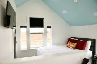 The Shelley Tiny House - Sleeps 5