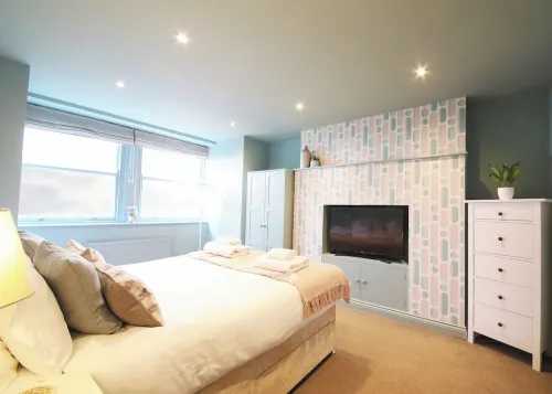 Classic 2 bedroom apartment