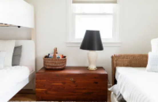 Luxury Waterfront Cottage with Wood Burning Fireplace + Hot Tub + Backyard Sauna