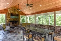 TOWNSEND SUNRISE DREAM Pavilion, Hot Tub, Arcade Games, Theater Room, Bunk Room!