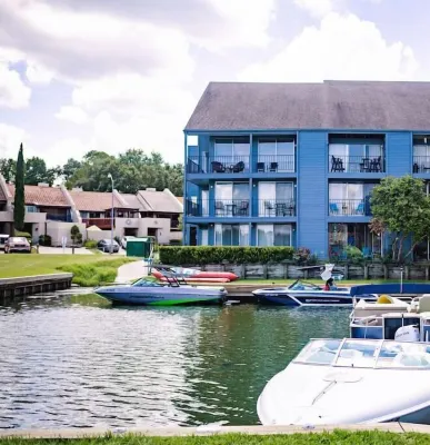 Waterfront Condo 🏖️ Gorgeous View🚤