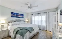 DIRECTLY ON PRIVATE  BEACH! AMAZING PANORAMIC GULF VIEWS! MODERN, COZY CONDO.
