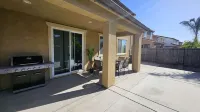 Spacious modern family home - Self check-in