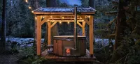 North Cascades Getaway – Off-Grid Riverside Cabin with Wood-Fired Hot Tub