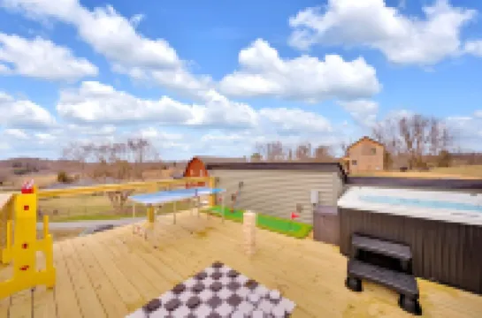 Bungalow /Hot tub /ping pong /Putt putt /corn hole /Jenga /connect 4/Checkers