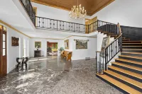 Private 12-Acre Mountain Estate with Blue Ridge Views, Game Room & Sleeps 20 - 2-Sterne