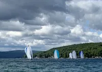 New - stunning Keuka lake views. Minutes to wineries, breweries & distilleries
