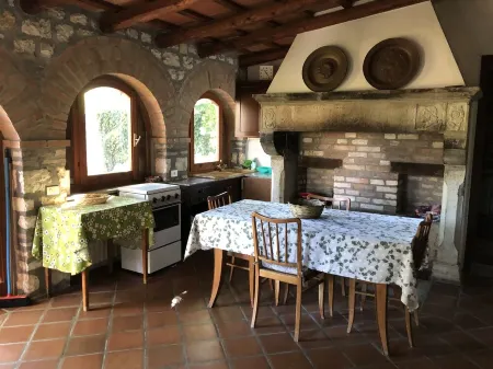 Cottage in the green, a stone's throw from the sea