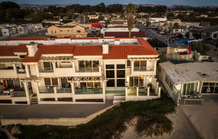 Strandcastle Beach House - Oceanfront! - You're right on the sand!