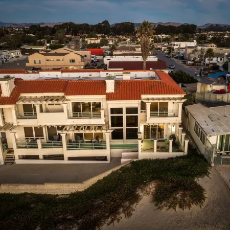 Strandcastle Beach House - Oceanfront! - You're right on the sand!