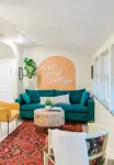 COOL CREEK COTTAGE: PSU Spring Creek Waterfront Oasis with Hot Tub
