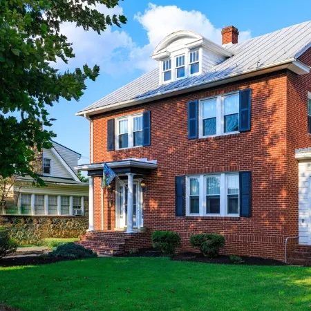 Big Sunny Family House