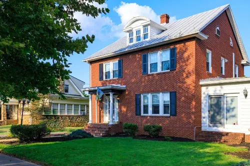 Big Sunny Family House Hotels in Front Royal