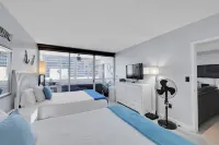 Beachfront 2-bedroom condo directly on  the beach -last minute special rates