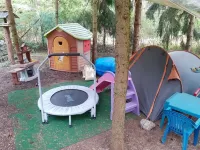 Ferienhaus Waldoase für 2 - 3 Personen, Freistehend auf Eingezäuntem Grundstück Hotels in Beelitz