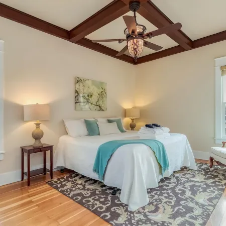 Craftsman House-Near Downtown & Dog Friendly
