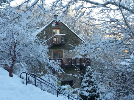 The Loft at Brooklinn Mill, stunning riverside apartment in converted mill Отели в г. Блэргори энд Ратрей