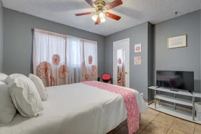 2-bedroom residential home with screened in patio.