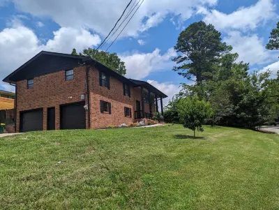Charming family and pet friendly home 15min from Chattanooga's best attractions! Hotels near James A. Smith Planetarium