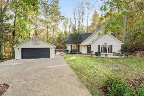 FullyFenced/PetFriendly/BBQ/Fire-pit/DT-Waxhaw/The Bowl-20Mins/Waverly-12Mins فنادق في Waxhaw