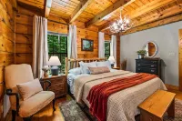Clean & Quiet w/ Private HotTub Near Cades Cove