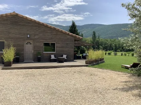 Modern and warm wooden house in a quiet area