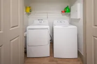 Stylish quarters in the heart of Uptown near stadiums, parks, & offices.