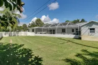 Renovated 4 Bedroom/3 Bath/Pool Home Sleeps 14