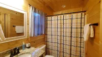 5 min to train/downtown. 1 min to GSMNP. Hot tub. Right next to Deep Creek<br> Hotels in der Nähe von Mingus Mill