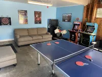 Spacious House with Game Room, 2 mins from Jed Smith Redwood Park & Smith River