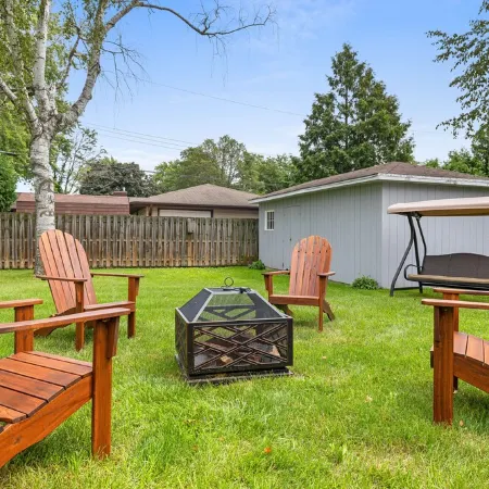 Lombardi's Lodge: 4BR Home 5min Walk to Lambeau