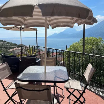 Romantisches Rustico mit Traumhaftem Seeblick in Sehr Ruhiger Lage