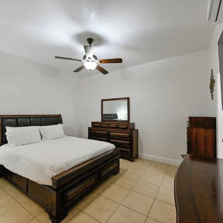 Paradise in Brandon with luxurious 6 person jacuzzi.