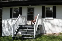 COZY LAKE & SKI HOME FOR FAMILY OF 5 - BRING YOUR DOG!