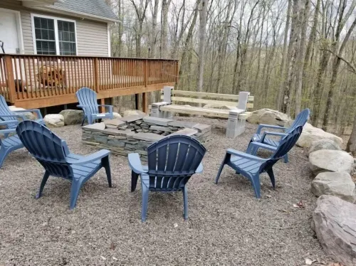 Luxury 4BR Chalet-5 Mins. to Pool/Lake/Ski-Game Room in Basement