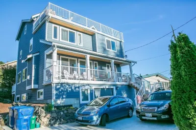 Beautiful, Spacious home in Fremont/Ballard 프리몬트 호텔