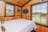 Tiny Cabin At The Pond