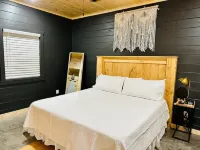 Knotty Squirrel Unit 8 Standard King Suite