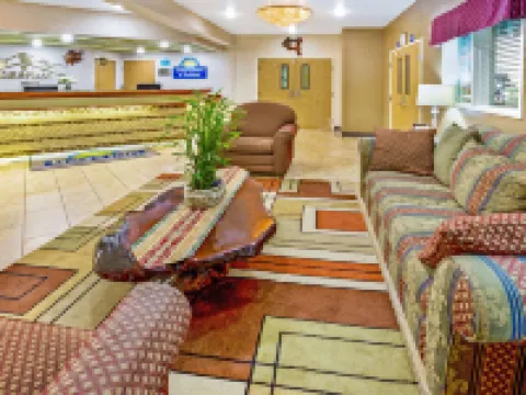 Days Inn & Suites by Wyndham Gresham Hotels in Gresham