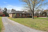 ~ NEW ~ Cozy / Murfreesboro / Arcade Room / Getaway - Sleeps 8+