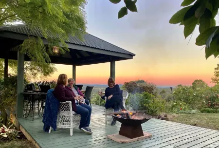 NEAR MONTVILLE ... LATE CHECK-OUT ON SUNDAYS OF 5pm ... when booking a weekend