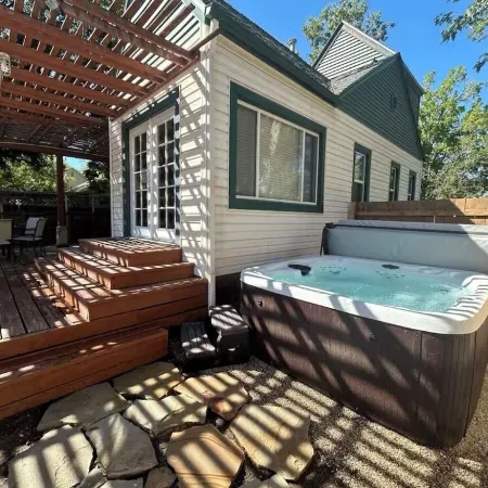 Peak House Hot Tub 3BR 2.5BA Close to Downtown