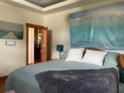 Gorge Getaway..Custom Home w/ Heated Pool/Hot tub/Sauna/Theatre room Hotels in 